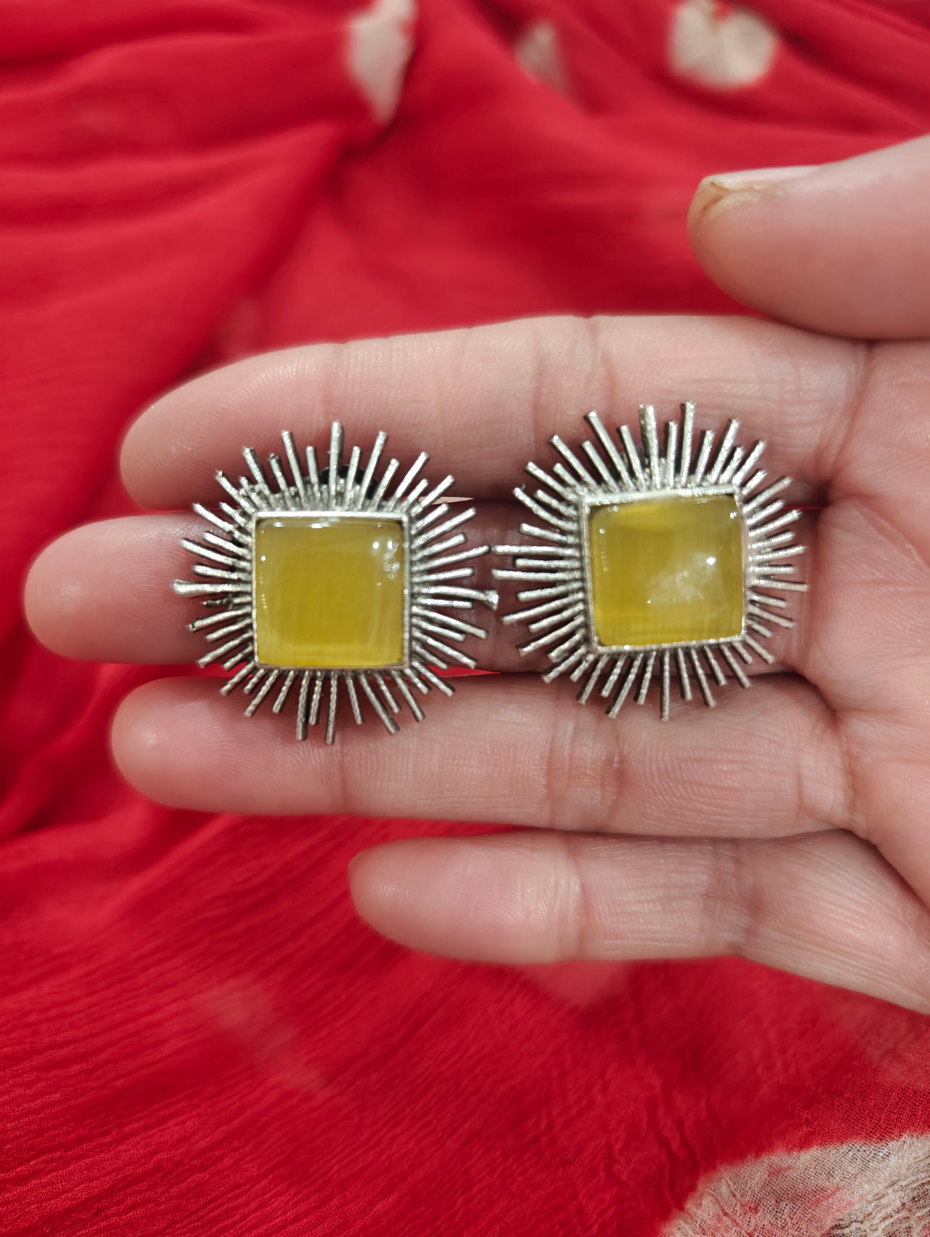 Fashionable Studs 012150